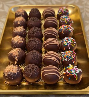 2952a06d63c75bd24ad16211c221d496 Pop Cakes